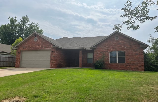 813 North Harrison Avenue - 813 North Harrison Avenue, Blanchard, OK 73010