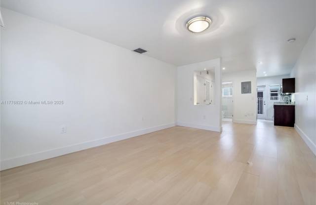 1034 Pennsylvania Ave - 1034 Pennsylvania Avenue, Miami Beach, FL 33139