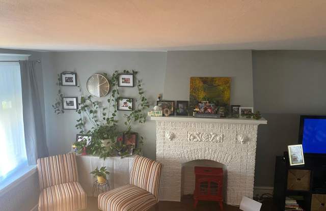 1505 E MAYLAND STREET Gallery 2