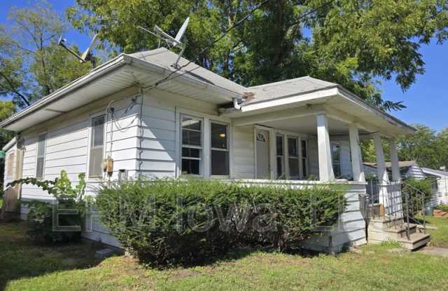 124 Moir Street - 124 Moir Street, Waterloo, IA 50701