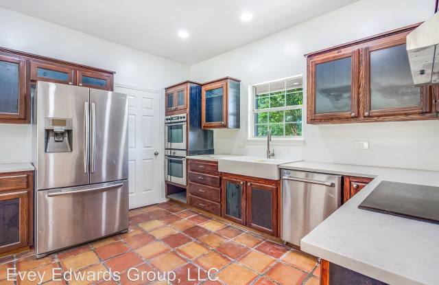 2946 Indian Hollow Gallery 2