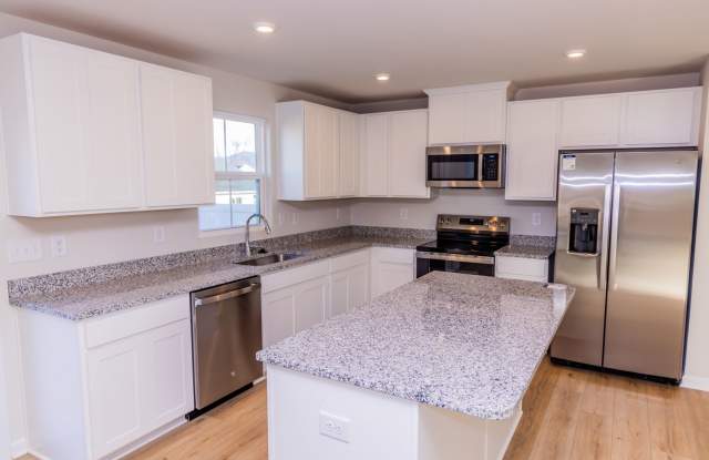 4 Bedroom Home in Waynesboro Gallery 1