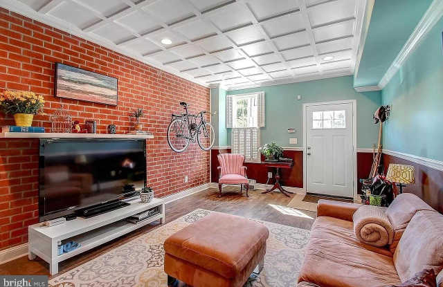 255 S REGESTER STREET Gallery 3