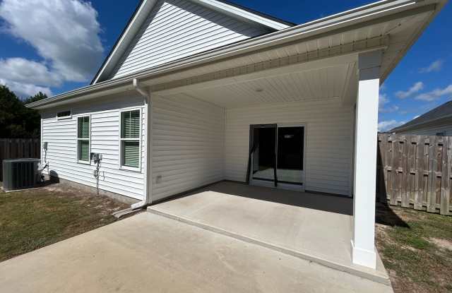 4-Bed, 2-Bath | Lewis Creek Landing Gallery 3