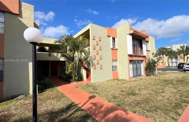 9331 SW 4th St - 9331 Southwest 4th Street, Fountainebleau, FL 33174