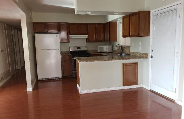 9857 GIFFORD Drive Gallery 4