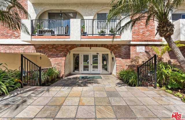 125 Montana Ave - 125 Montana Avenue, Santa Monica, CA 90403