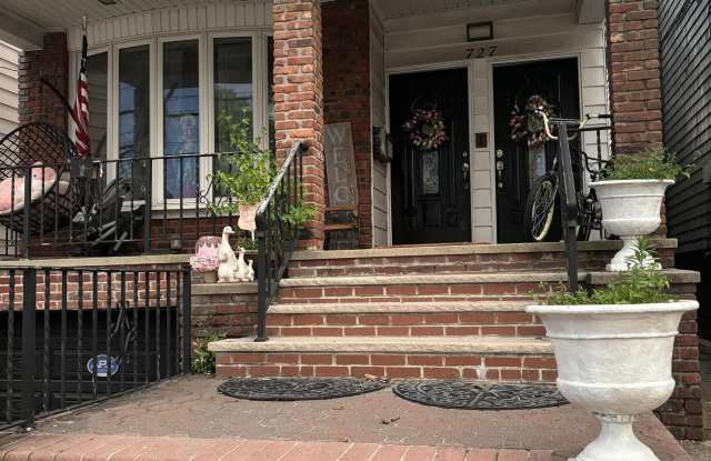 727 KENNEDY BLVD photos photos