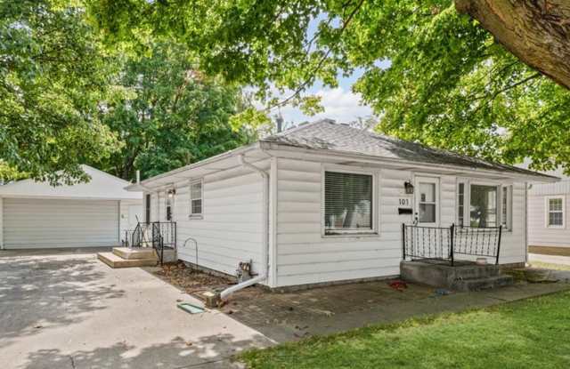 Spacious 3-Bedroom Home with Oversized Garage Space! photos photos
