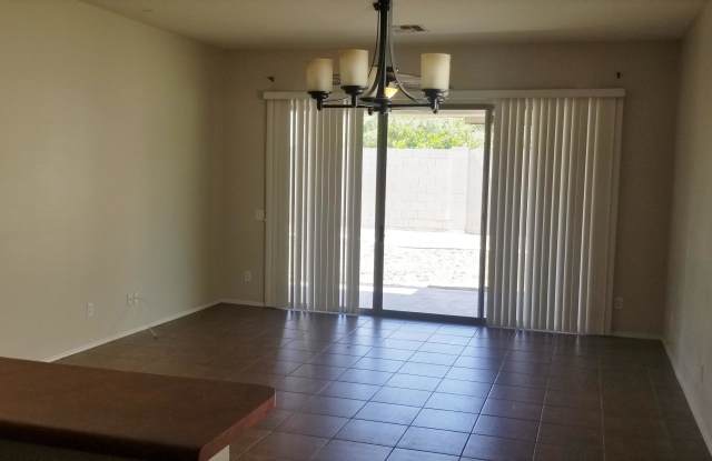 8806 W AUGUSTA Avenue Gallery 2