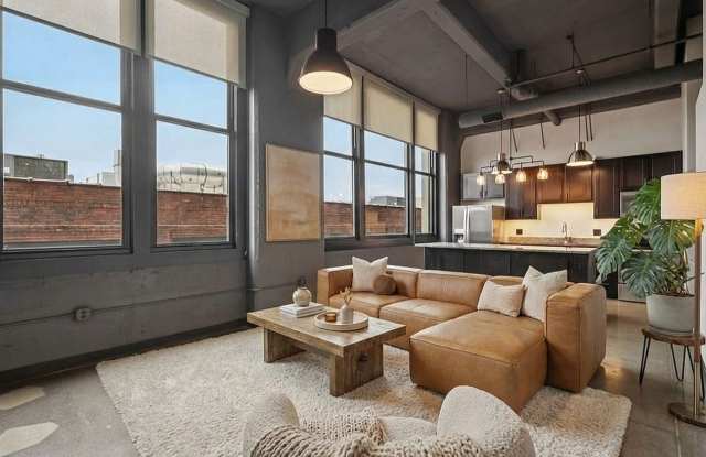 1627 on the Strip photos photos