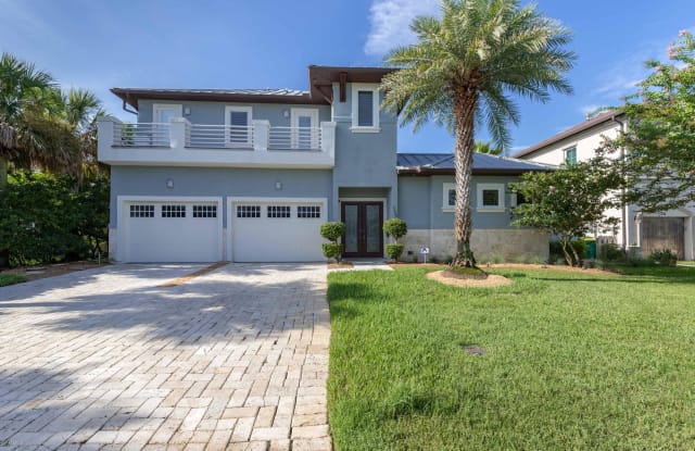 130 32ND AVE S - 130 S 32nd Ave, Jacksonville Beach, FL 32250