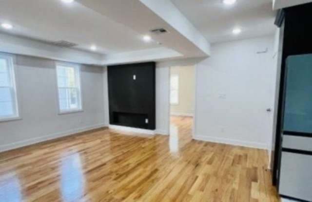 189 Ashland Ave Gallery 3