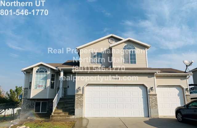 4 Bedroom 3 bath Home in Roy Available! - 2662 West 4100 South, Roy, UT 84067