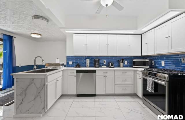 Charming 3BR House in Toledo photos photos