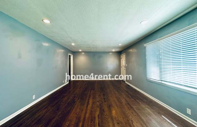 A Fantastic Ranch Home in Olathe with Wood Floors, Plenty of Space and a Fenced Yard! Gallery 4
