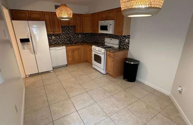 55 Smith Street - 55 Smith Street, Perth Amboy, NJ 08861