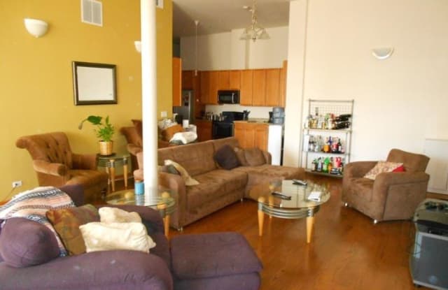 1242 N Milwaukee Ct # 2a - 1242 N Milwaukee Ave, Chicago, IL 60622