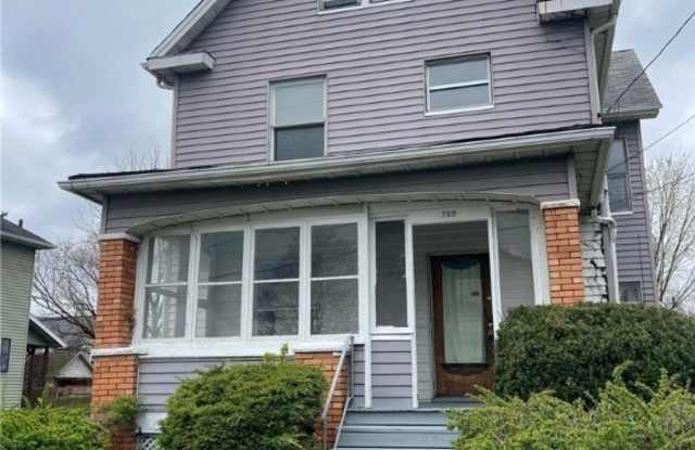 709 E Reynolds St - 709 East Reynolds Street, New Castle, PA 16101 709 E Reynolds St - 709 East Reynolds Street, New Castle, PA 16101