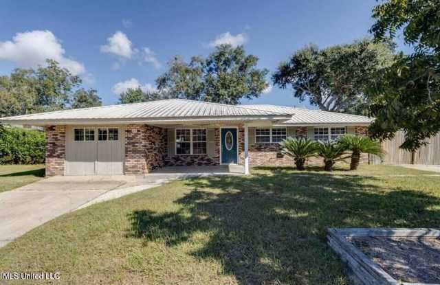 108-R Vance Place photos photos