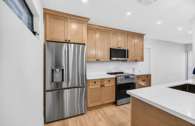 2 BEDROOMS 1 BATHROOM! photos photos