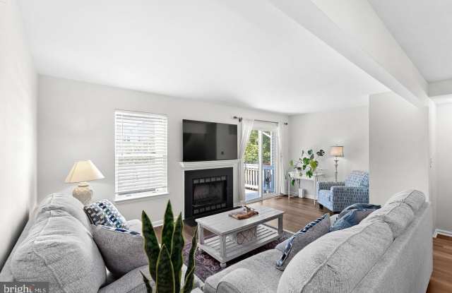 112 HAMPSHIRE Square SW Gallery 3