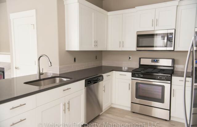 Half off First Months Rent!!Beautiful Home in SW Redmond! - 3736 Southwest Coyote Lane, Deschutes County, OR 97756