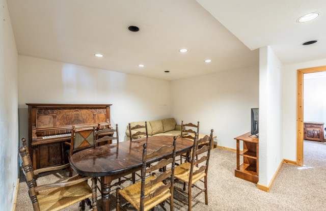 11 Hackamore Road Gallery 2