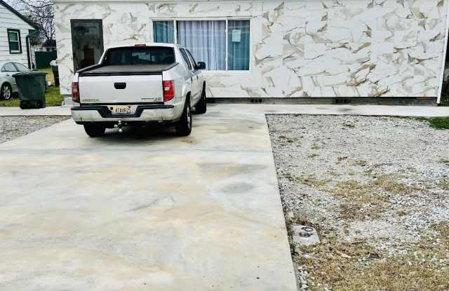 3605 6th Avenue Sw - 3605 6th Avenue Southwest, Huntsville, AL 35805