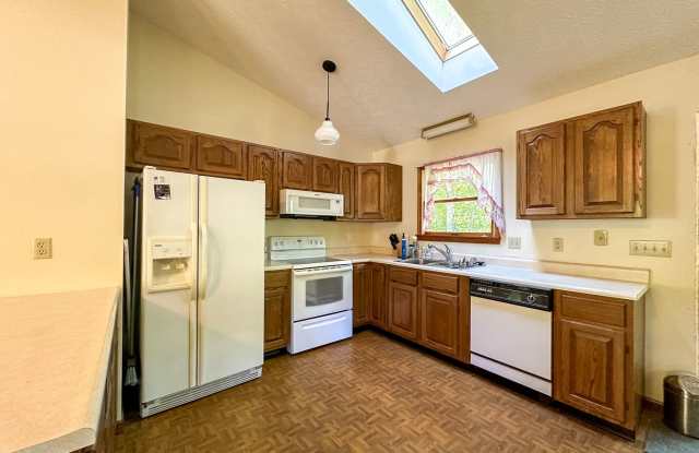 4Bed/2.5Bath Lake Monticello Rental Gallery 3