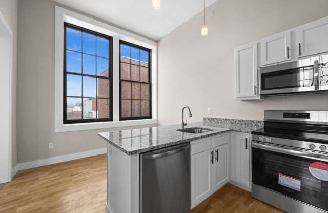 New lofts in convenient location Gallery 2