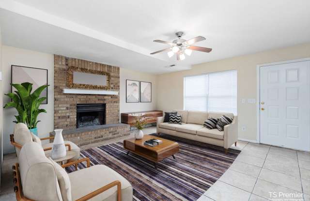 3 Bedroom Townhome in East Fayetteville Gallery 4