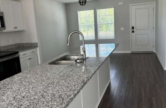FOR RENT Gallery 3