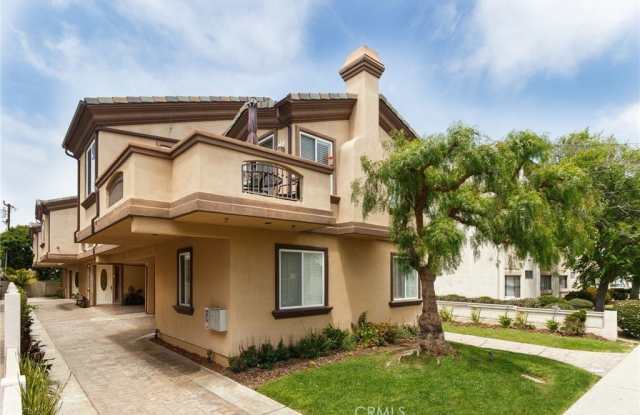 2113 Mathews Avenue photos photos
