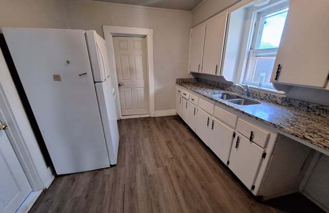 Three bedroom home in the heart of Abilene! Gallery 3