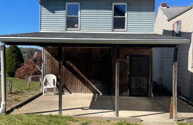 AVAILABLE NOW!! 3 BED 1 BATH SINGLE FAMILY HOME! - 607 12th Street, Allegheny County, PA 15037