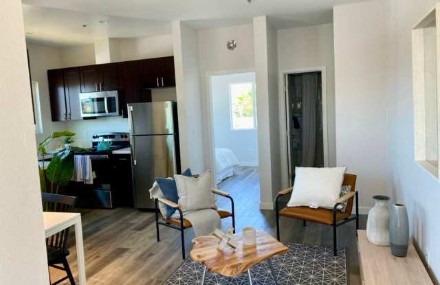 Move in Promotion for 12 Months! Remodeled 2 Bed/1 Bath Gallery 2