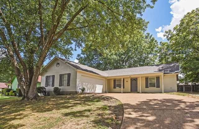 Wonderful 3 bed, 2 bath home with great curb appeal. - 6315 Thistlebrook Drive, Memphis, TN 38115