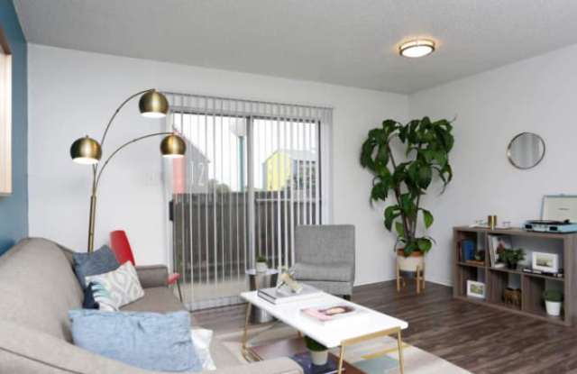 13044 Oak Terrace Dr Gallery 2