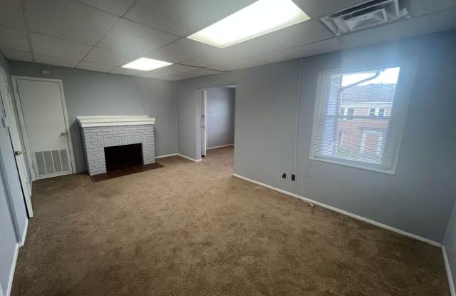 3763 Broadway Street Gallery 2