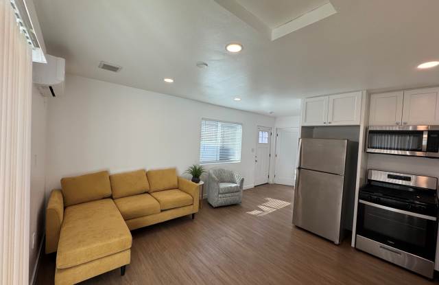 6616 7/8 S. Main St. Gallery 1