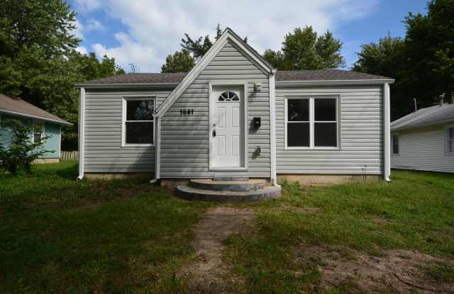 Rent this AMAZING South East Side Recently Remodeled 3 Bedroom 2 Bath! - 1641 East Central Street, Springfield, MO 65802