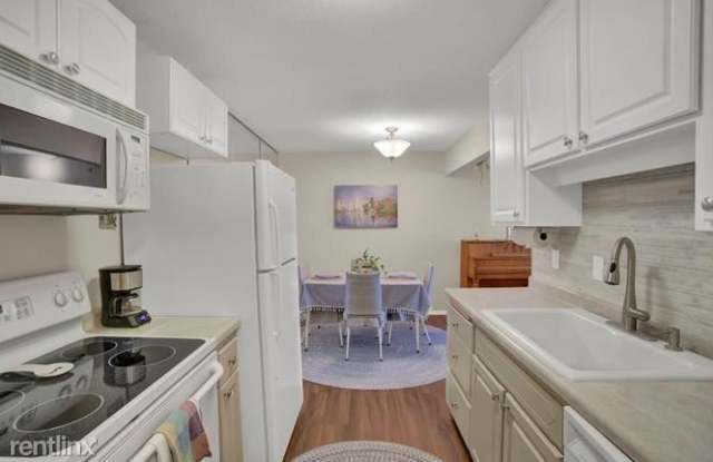 4350 Brookside Ct Apt 109 Gallery 3