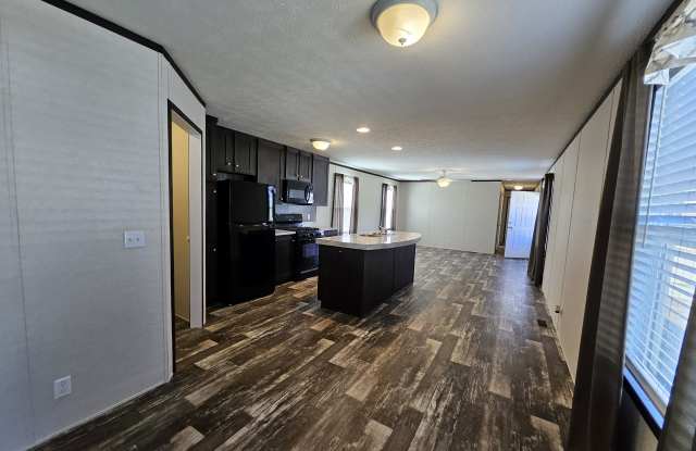 1 Lou Henry Lane - 1 Lou Henry Lane, West Branch, IA 52358