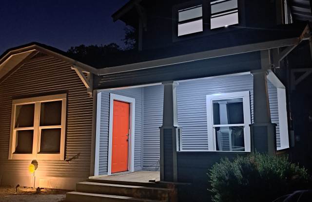 539 Hicks Ave photos photos