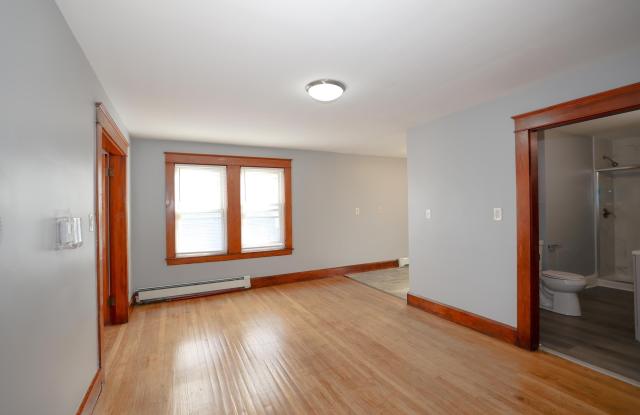 103 Walnut Street Gallery 4