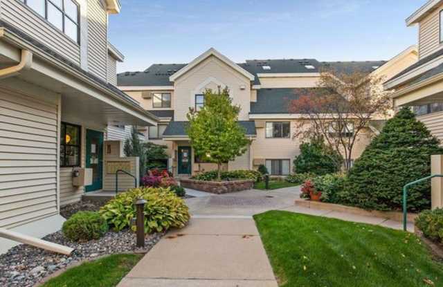 Edinborough Condominiums! 1 Bedroom + Den for Rent! Underground Heated Parking! Gallery 1