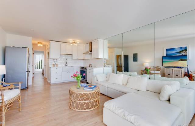 274 Dune Road Gallery 3