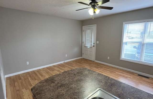 Desirable Bo Drive Duplex! Gallery 3