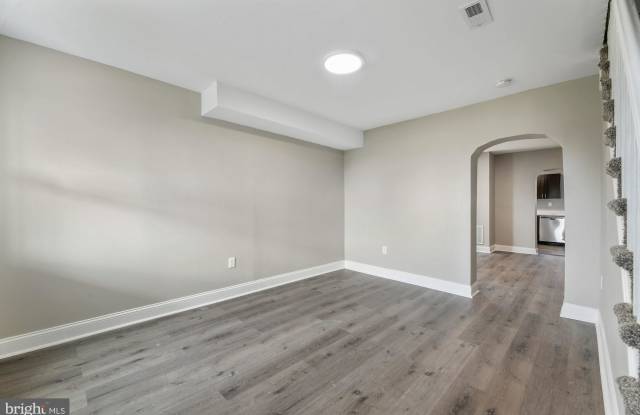 2512 OSWEGO AVENUE Gallery 2